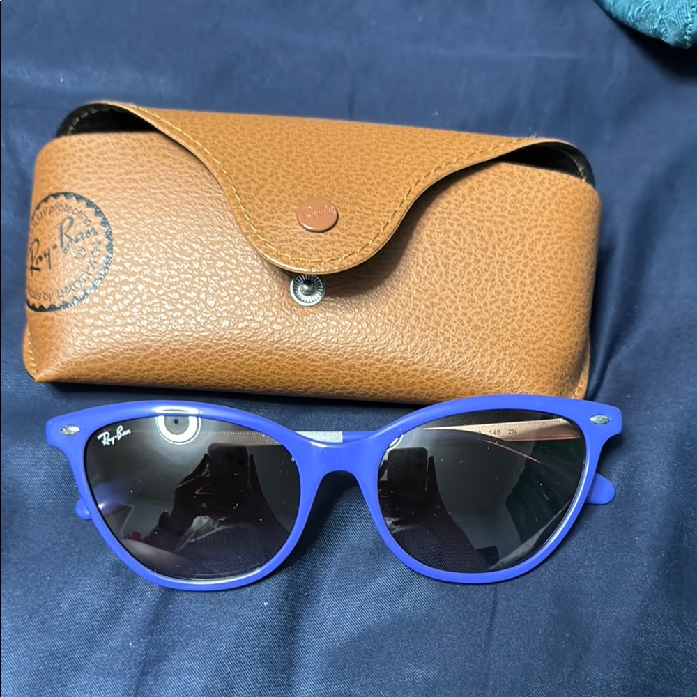Ray-Ban Vibrant Blue Sunglasses with Tan Case